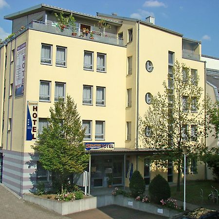 Senator Hotel Франкфурт на Майн Екстериор снимка