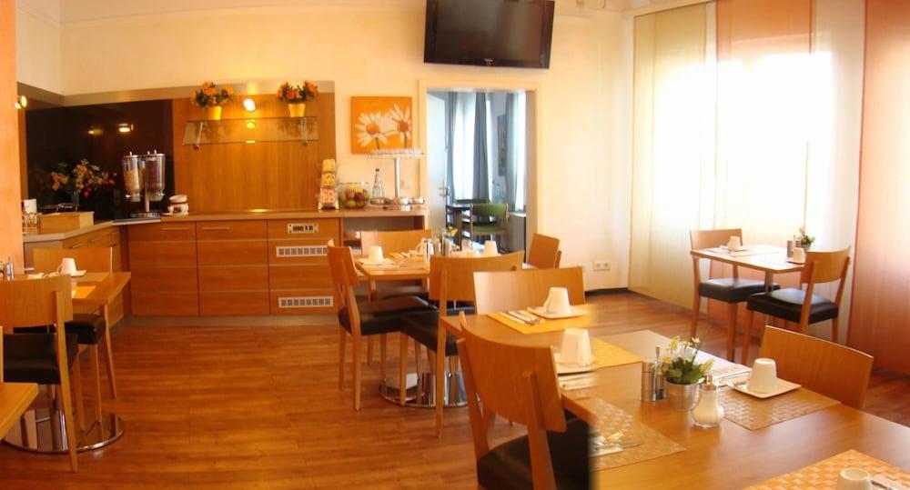 Senator Hotel Франкфурт на Майн Екстериор снимка