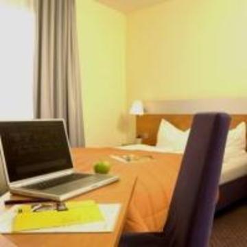 Senator Hotel Франкфурт на Майн Екстериор снимка